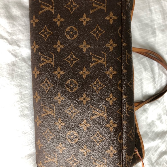 Louis Vuitton Neverfull MM Bag & Clutch - Picture 10 of 12